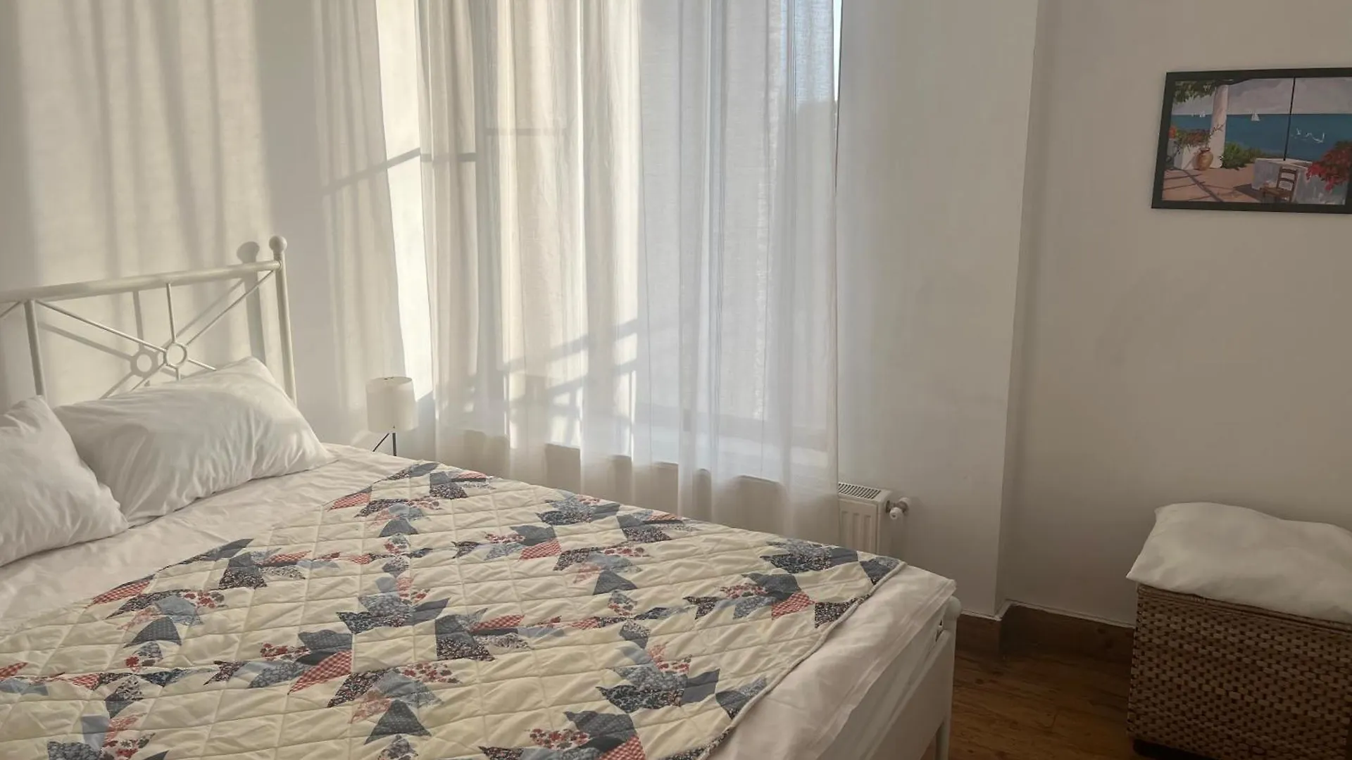 Lovely Apartment In Villa In Βουκουρέστι